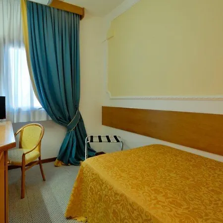 Delta Florence 4*