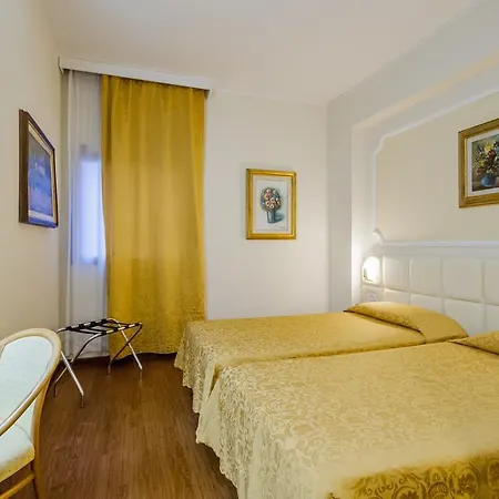 Delta Florence 4* Каленцано